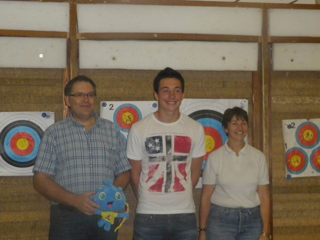 Thomas Koenig de retour de Wuxi et les jeunes archers du club. 